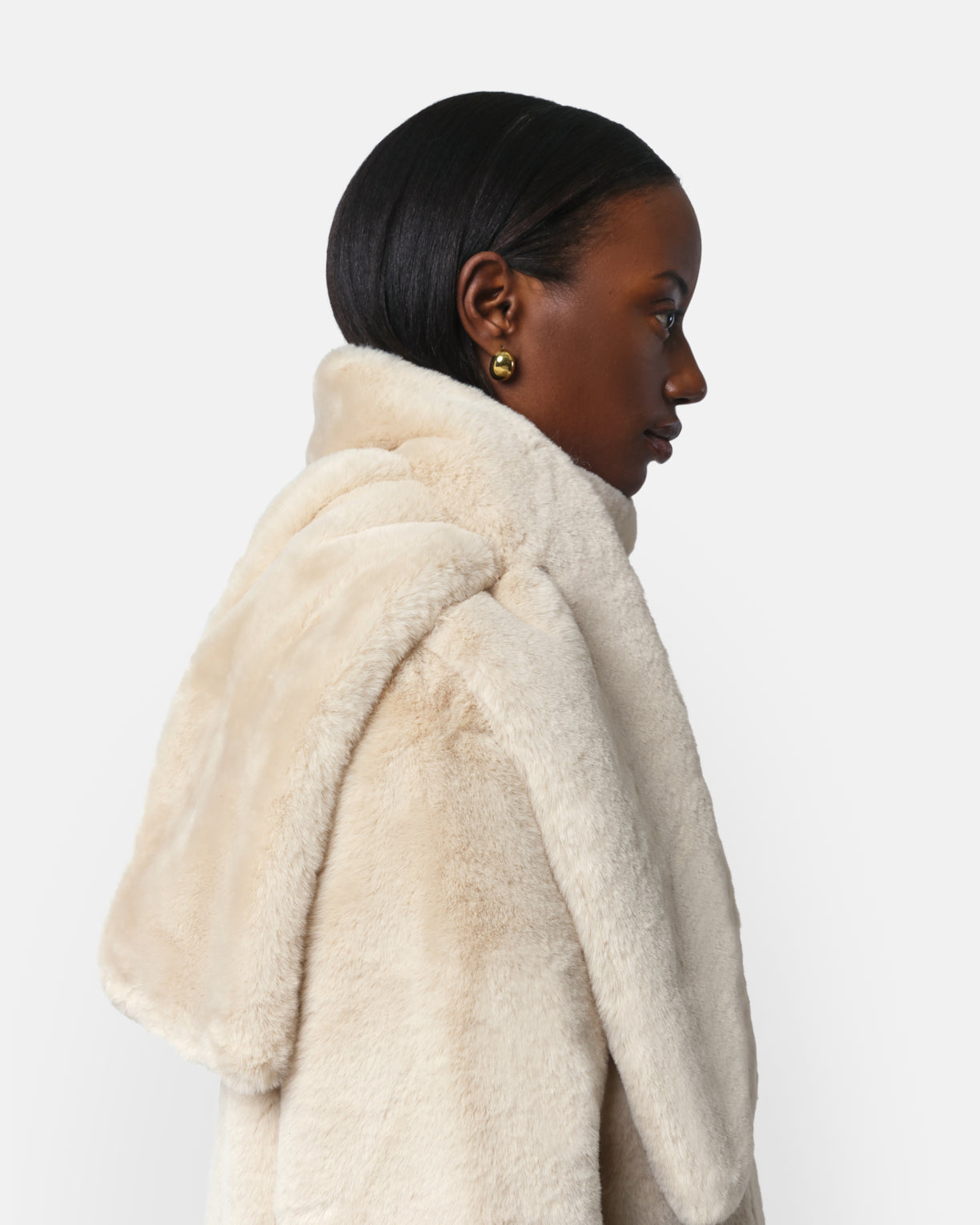 MARAFUR ベージュ ファー　CA4LA Brown Cropped Faux Fur Jacket X48397