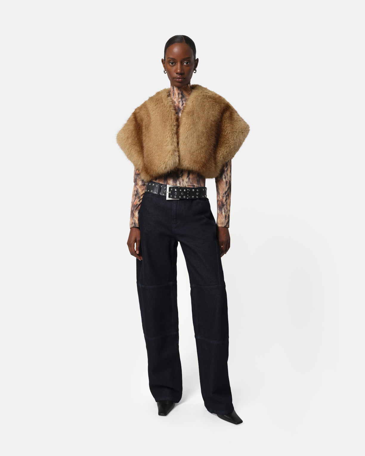 Devin Mink Shrug – Apparis