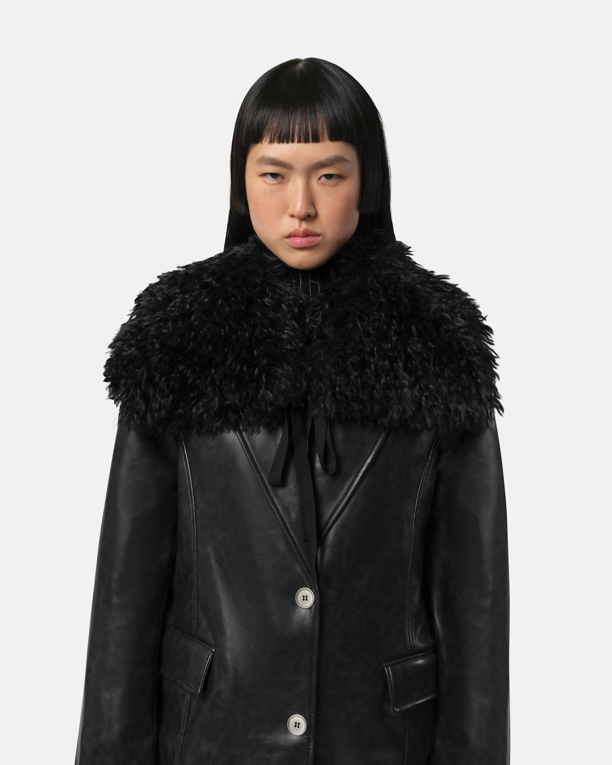 Eliza Collar – Apparis