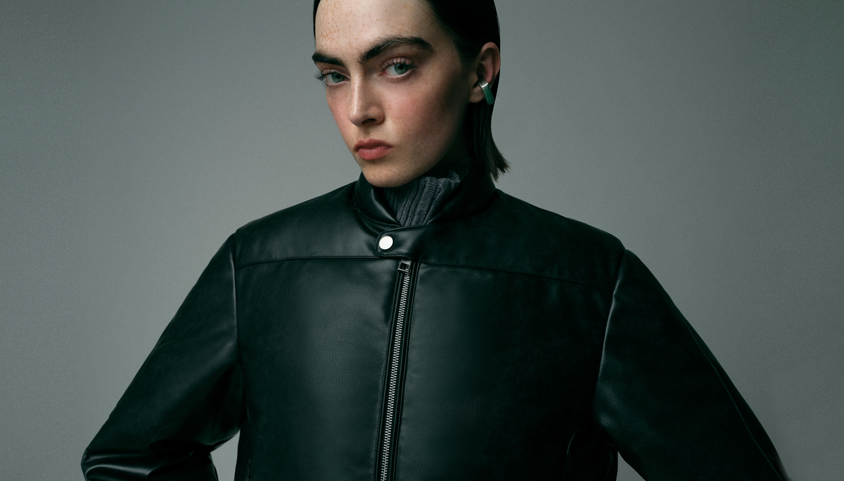 VIEW ALL OUTERWEAR Apparis