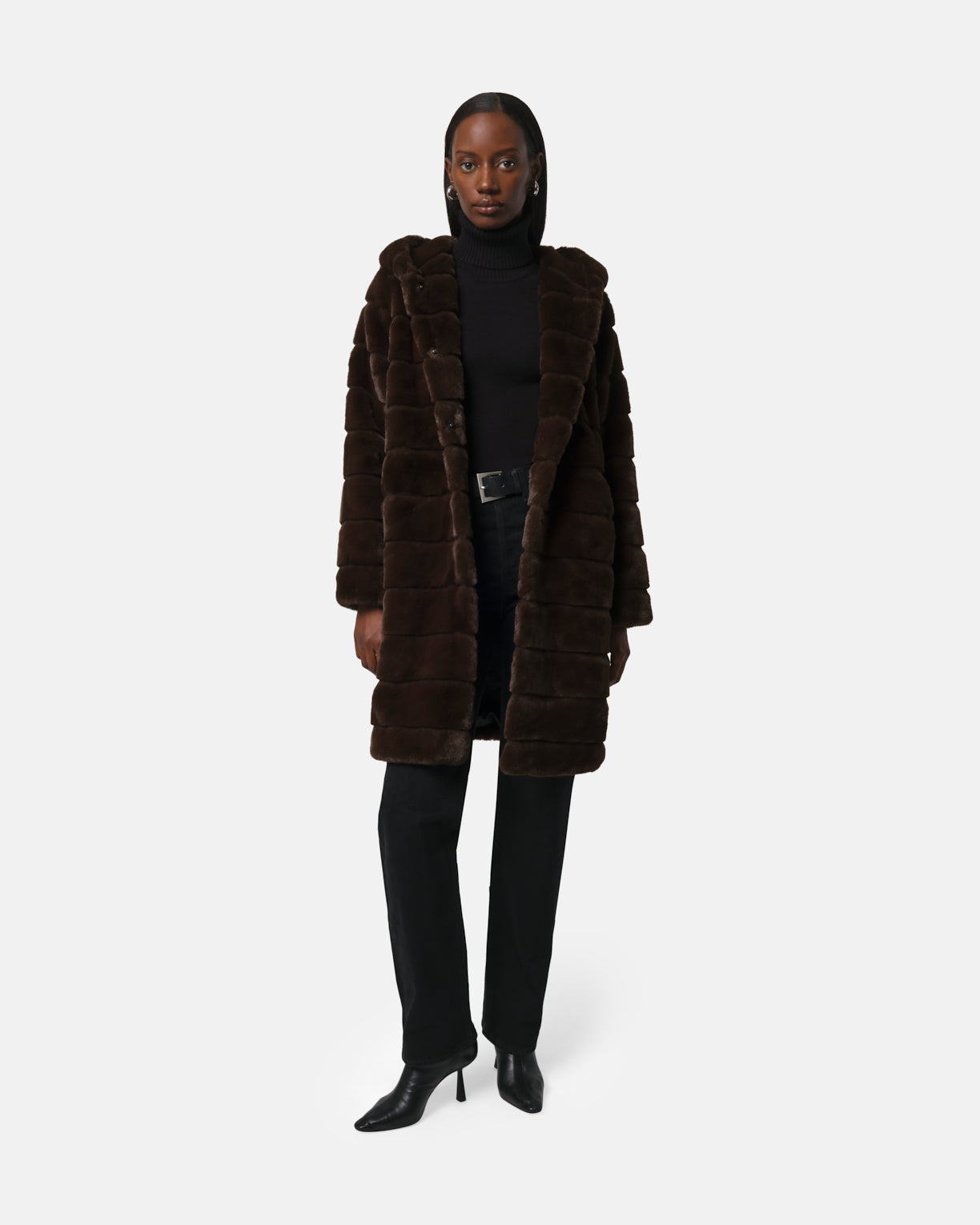 APPARIS アパリス　コート Elis Faux Fur Coat in Noir – Apparis