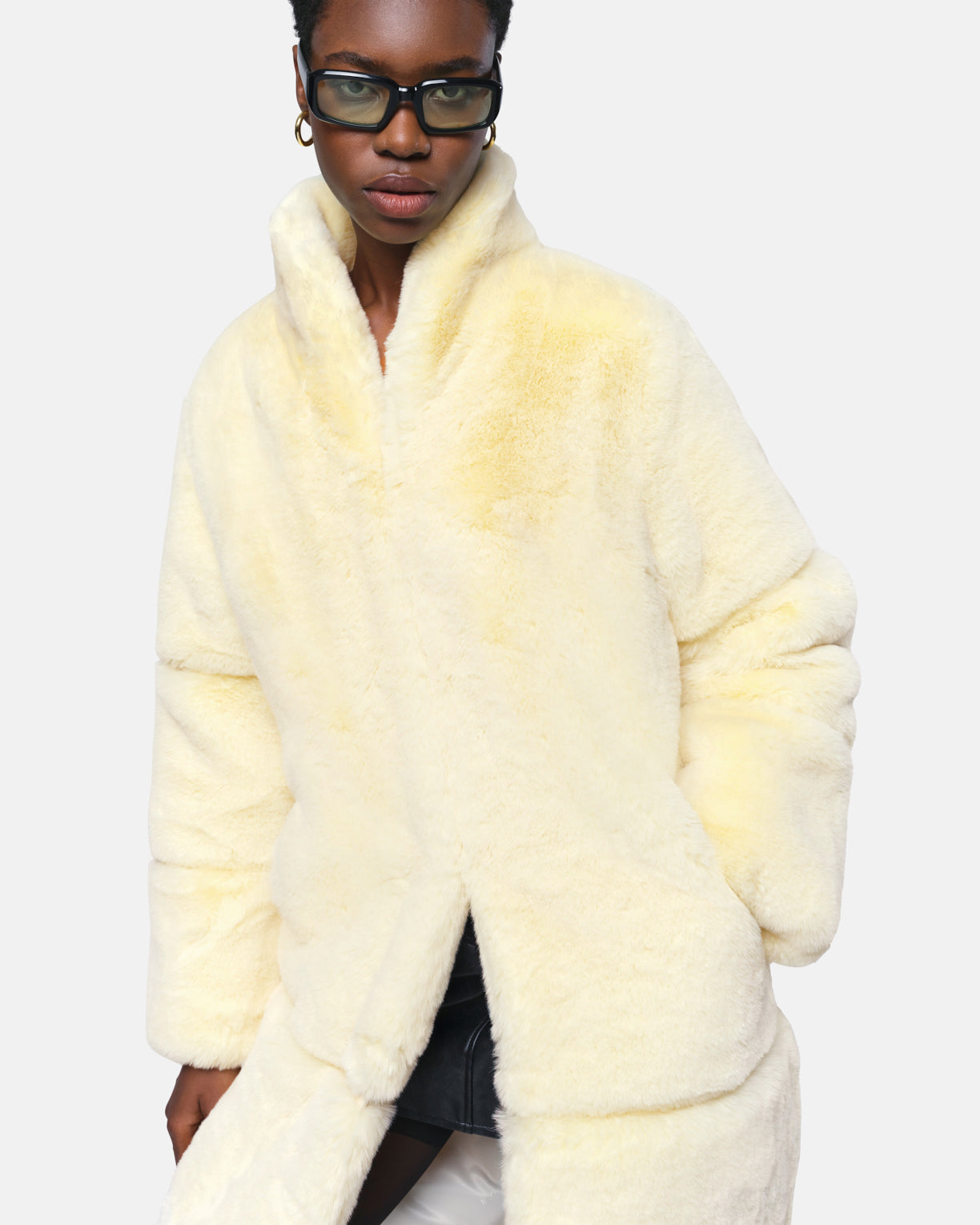 Sylke Faux Fur Coat in Panna Cotta – Apparis