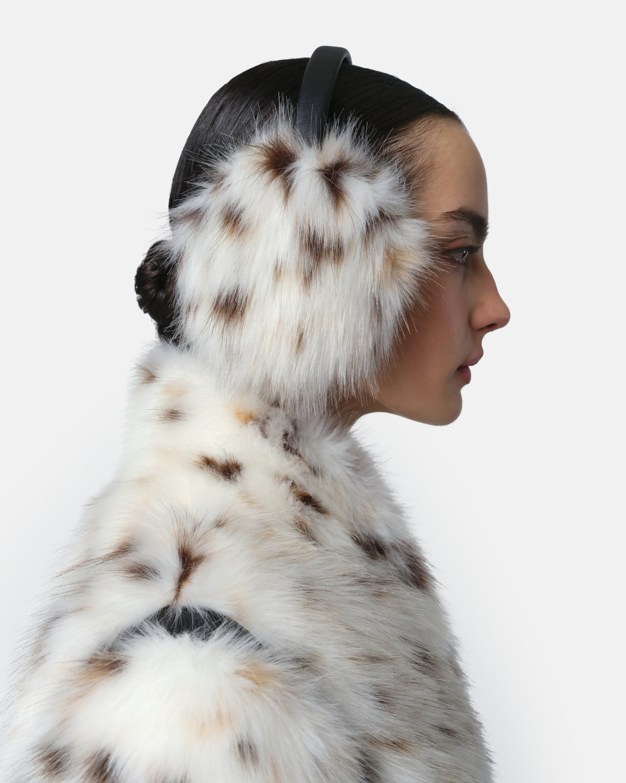 Esme Snow Leopard Earmuffs – Apparis