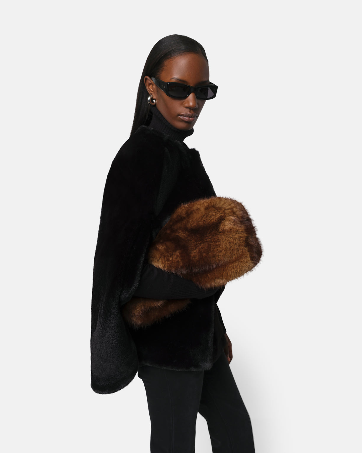 Sloane Cape – Apparis