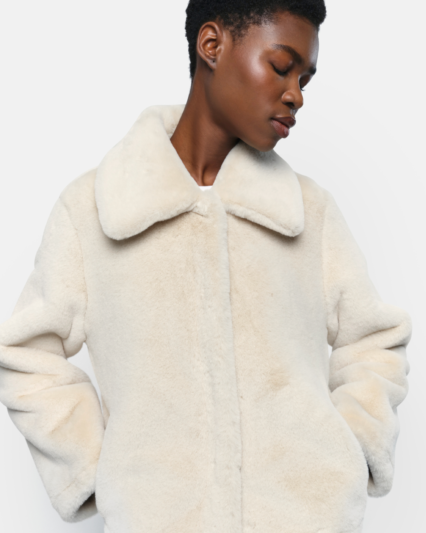 APPARIS エコファーコート アパリスパリ 64-19-0811-015 APPARIS エコファーコート アパリスパリ 64-19-0811-015 【中古